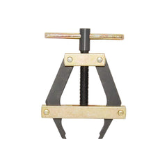 AZSSMUK holder puller detail showing secure chain clamping benefit