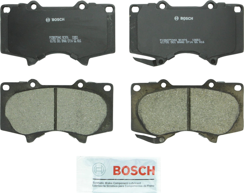 Bosch BC976 front packaging showing full pad set and hardware — Bosch quality assurance
