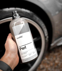 CARPRO PERL concentrate pouring into measuring cup to illustrate dilution and value