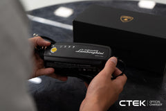 CTEK 4.3 clamps and eyelets detail illustrating secure connections and safety