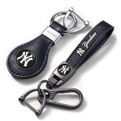 EMIJOY Yankees front packaging showing team logo and two keyrings, great gift