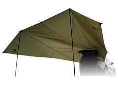 GEERTOP front view of awning attached to vehicle showing shaded area benefit