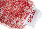 Gtechniq WM2 front view of mitt showcasing plush fibres and easy grip benefit