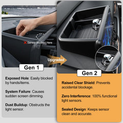 HOUCLEMIC holding a smartphone in landscape mode for easier navigation