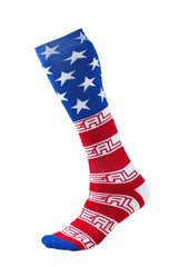 O'NEAL Pro MX USA front view showing patriotic design and secure fit benefit