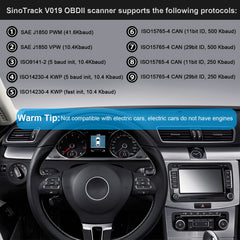 SinoTrack paired with smartphone displaying live data for real-time insight
