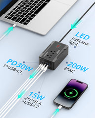 vansoet close-up input voltage display helping monitor car battery health