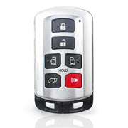 YzusGomumu front view of remote showing six-button layout and fit