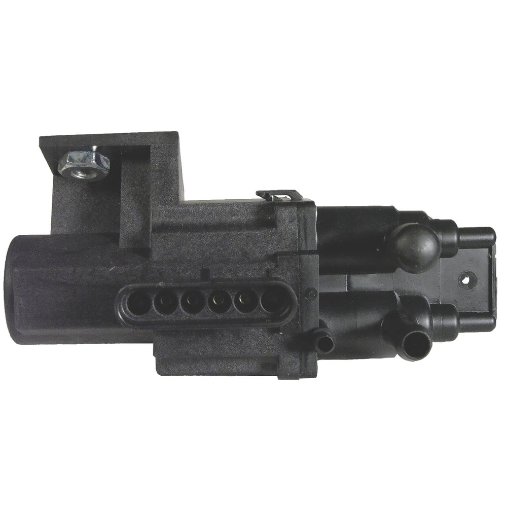 ACDelco U7000 close-up of fuel ports and seals, highlights leak-resistant design