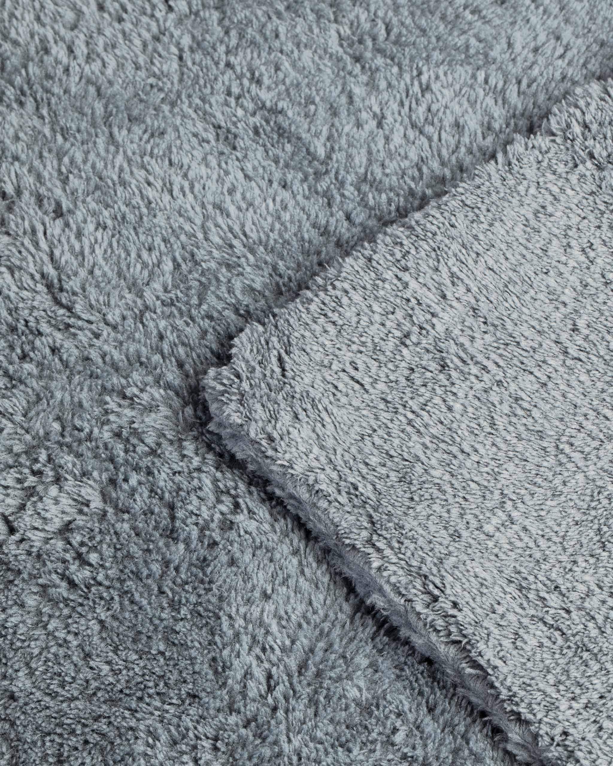 Adam's Polishes towel drying car panel fast and safe without swirls