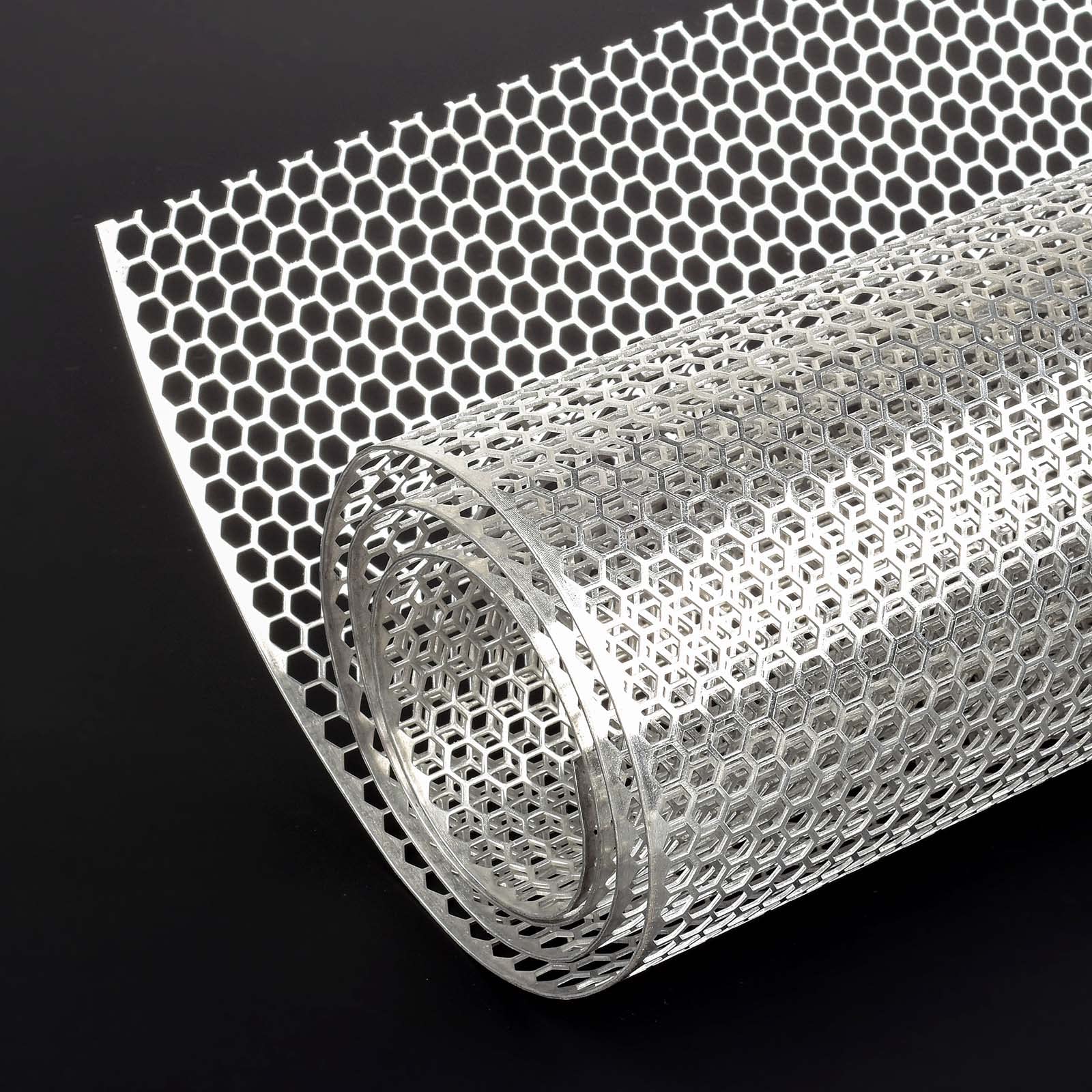 AggAuto front view of silver honeycomb grill protecting radiator