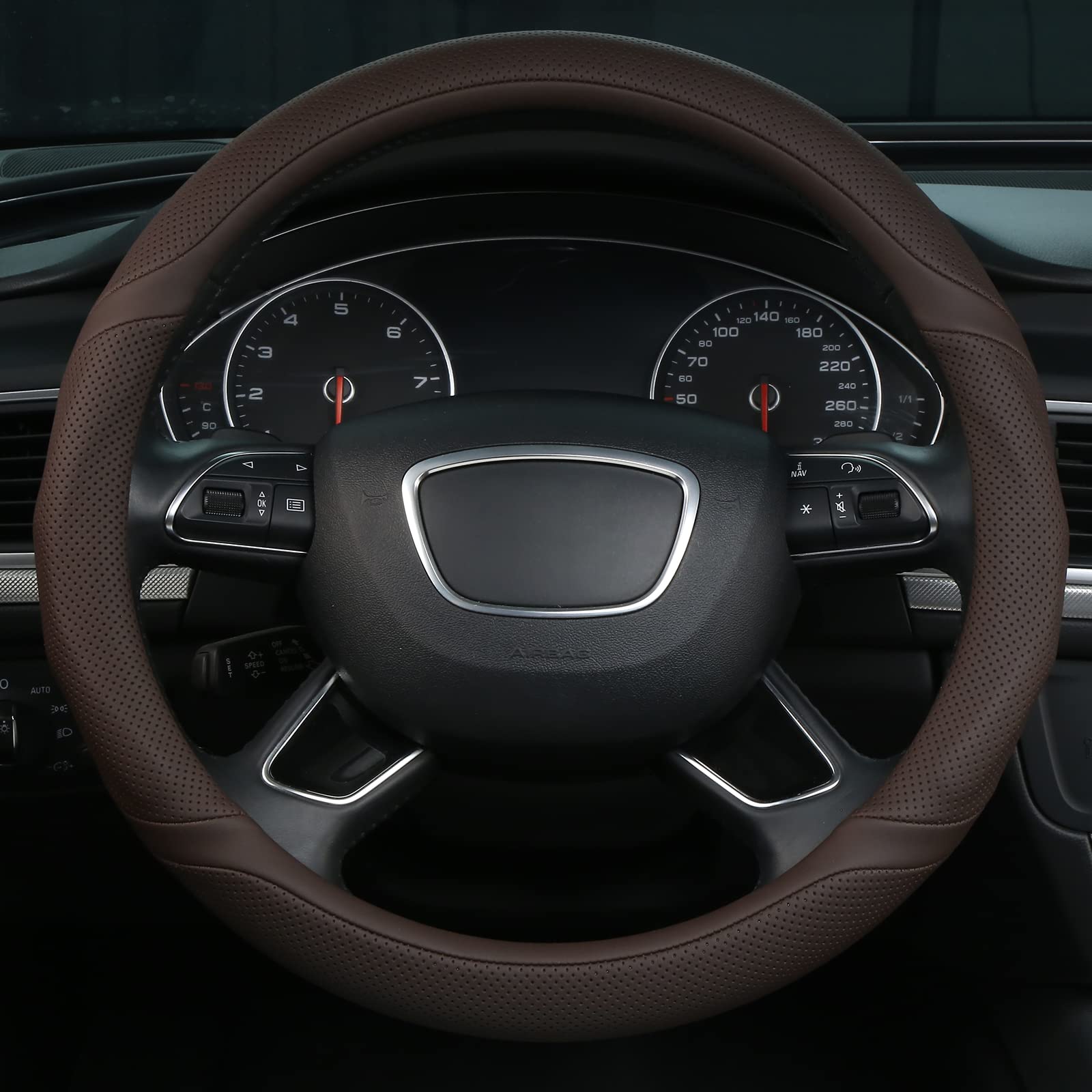 ALEMODR close-up of faux-leather texture highlighting grip and comfort benefits