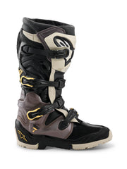 Alpinestars Tech 7 front profile shows sturdy TPU shell and confident protection