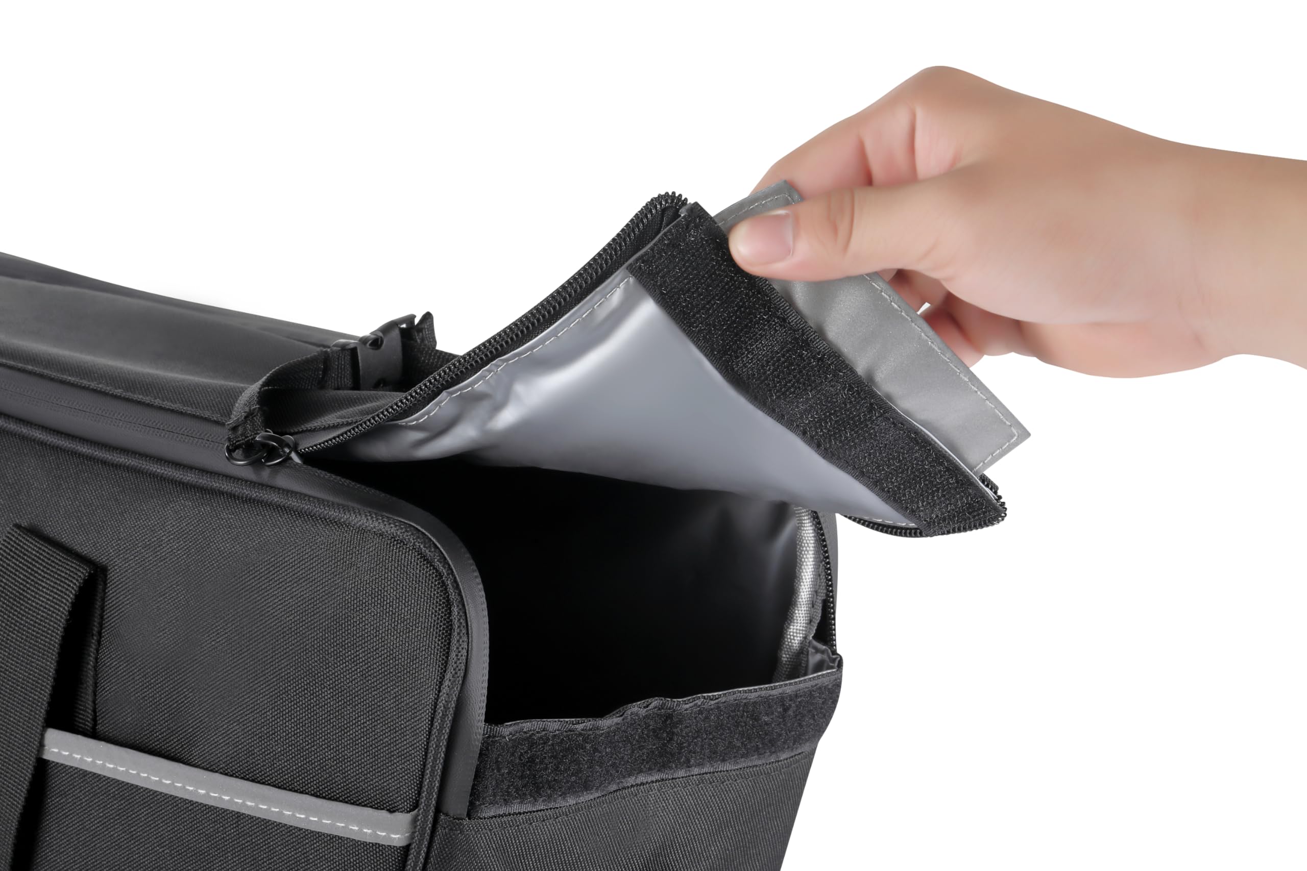 ANASES liner with bottled drinks to show storage capacity and cooling benefit