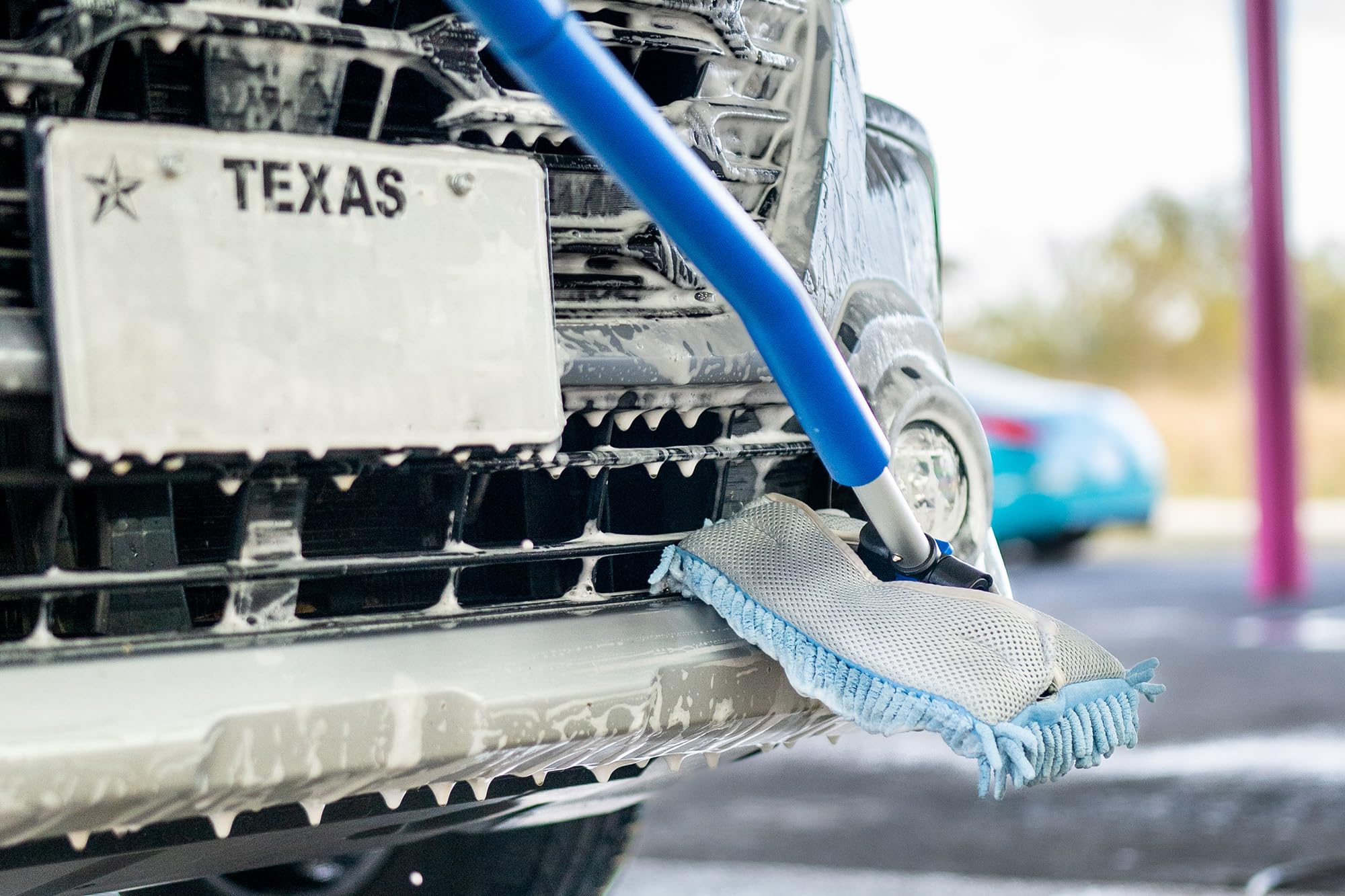 Autofiber microfiber noodle and mesh cover detail holding suds and lifting dirt safely