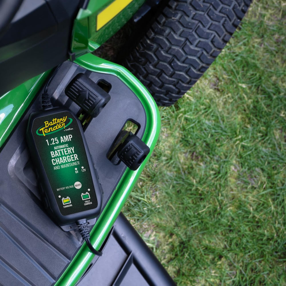 Battery Tender close connector detail ensuring spark-proof safe hookup