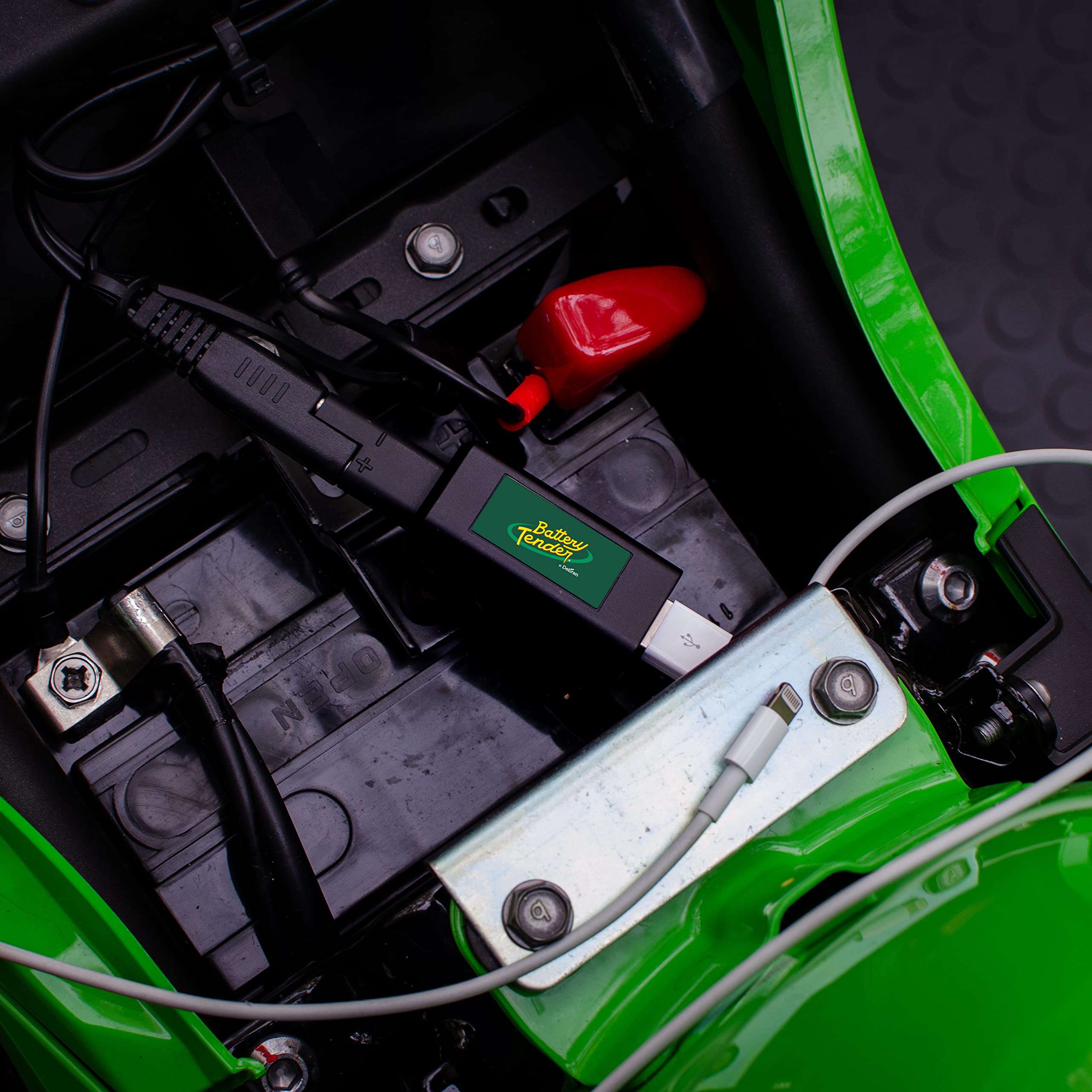 Battery Tender close-up of USB port with protective cap to keep out dust and debris