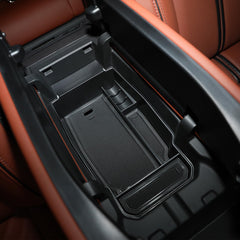 Birbenben headrest hooks installed on backseat hanging bags neatly