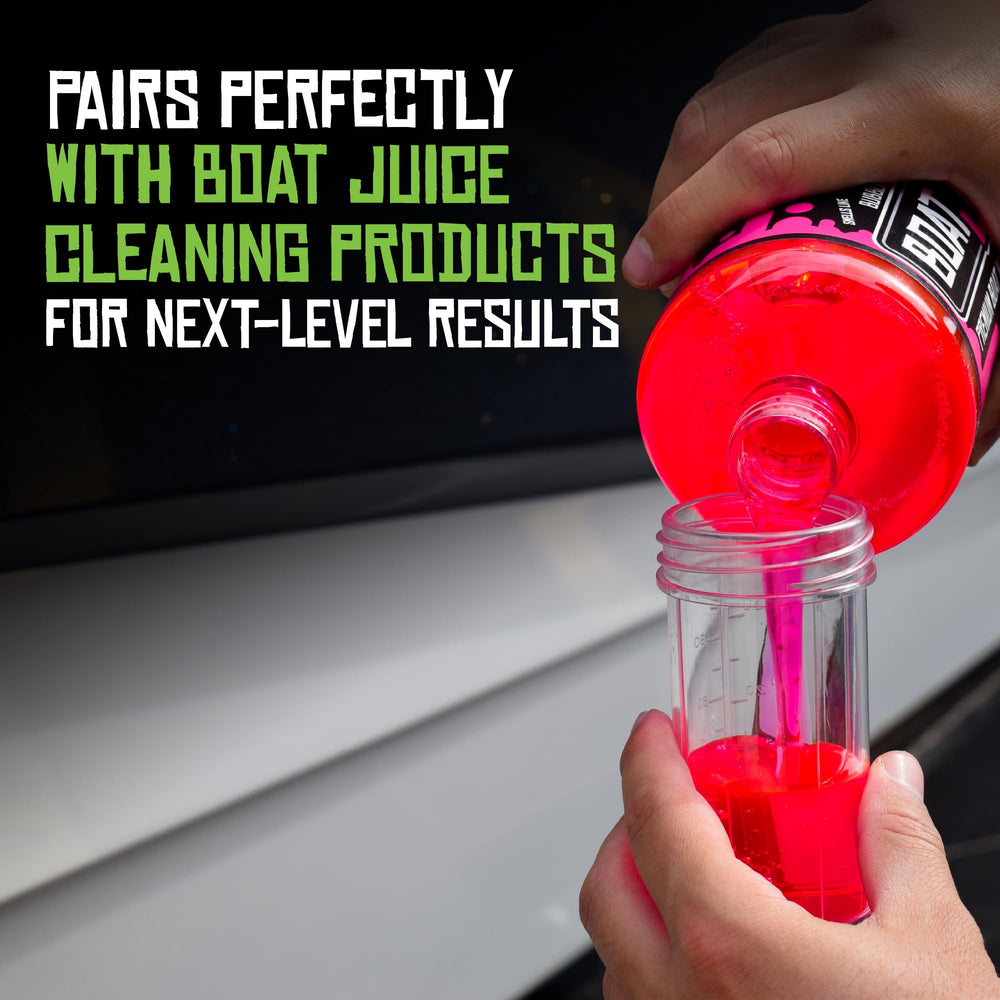 Boat Juice Hydrosuds producing thick foam on hull that clings to surface