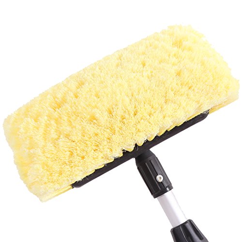 CARCAREZ cleaning RV exterior lifestyle scene showing efficient large-surface cleaning benefit