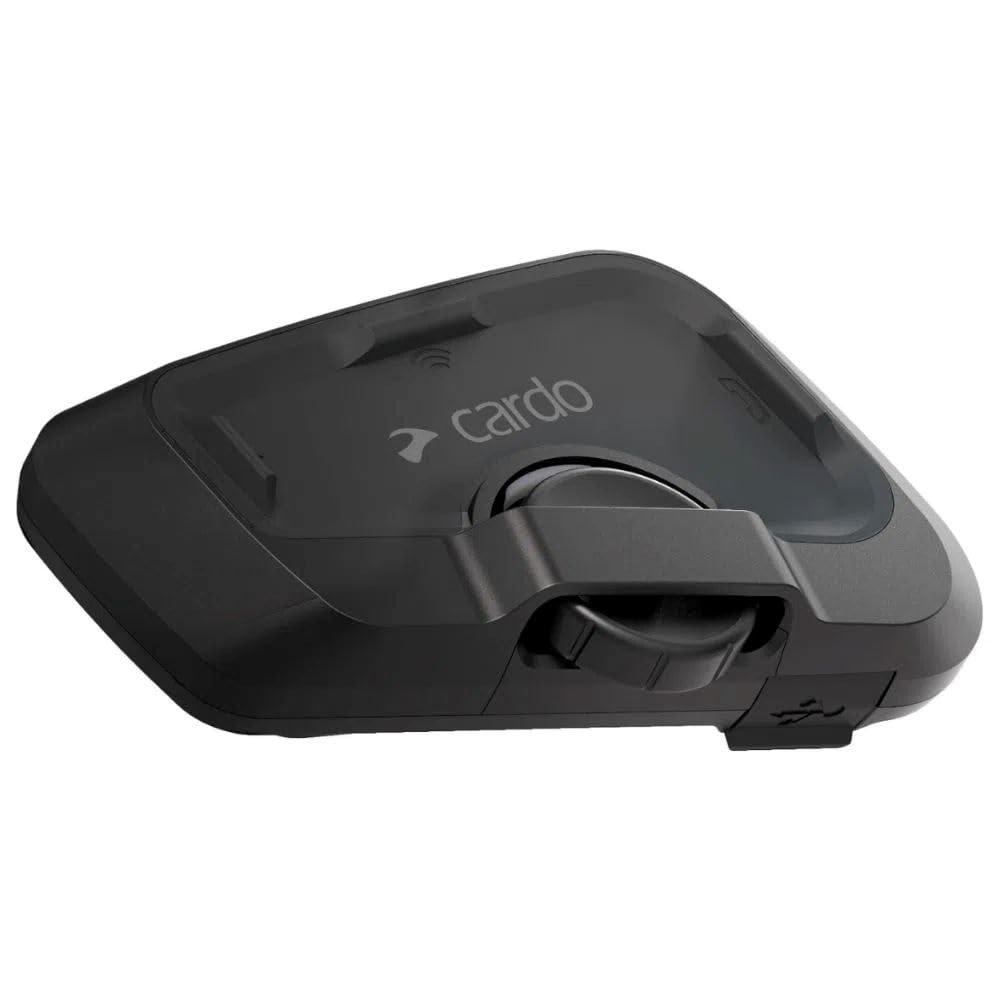 Cardo FREECOM 2X 40mm speaker close-up delivering rich audio clarity