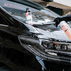 CARPRO Descale in foam sprayer producing thick foam for effective lift