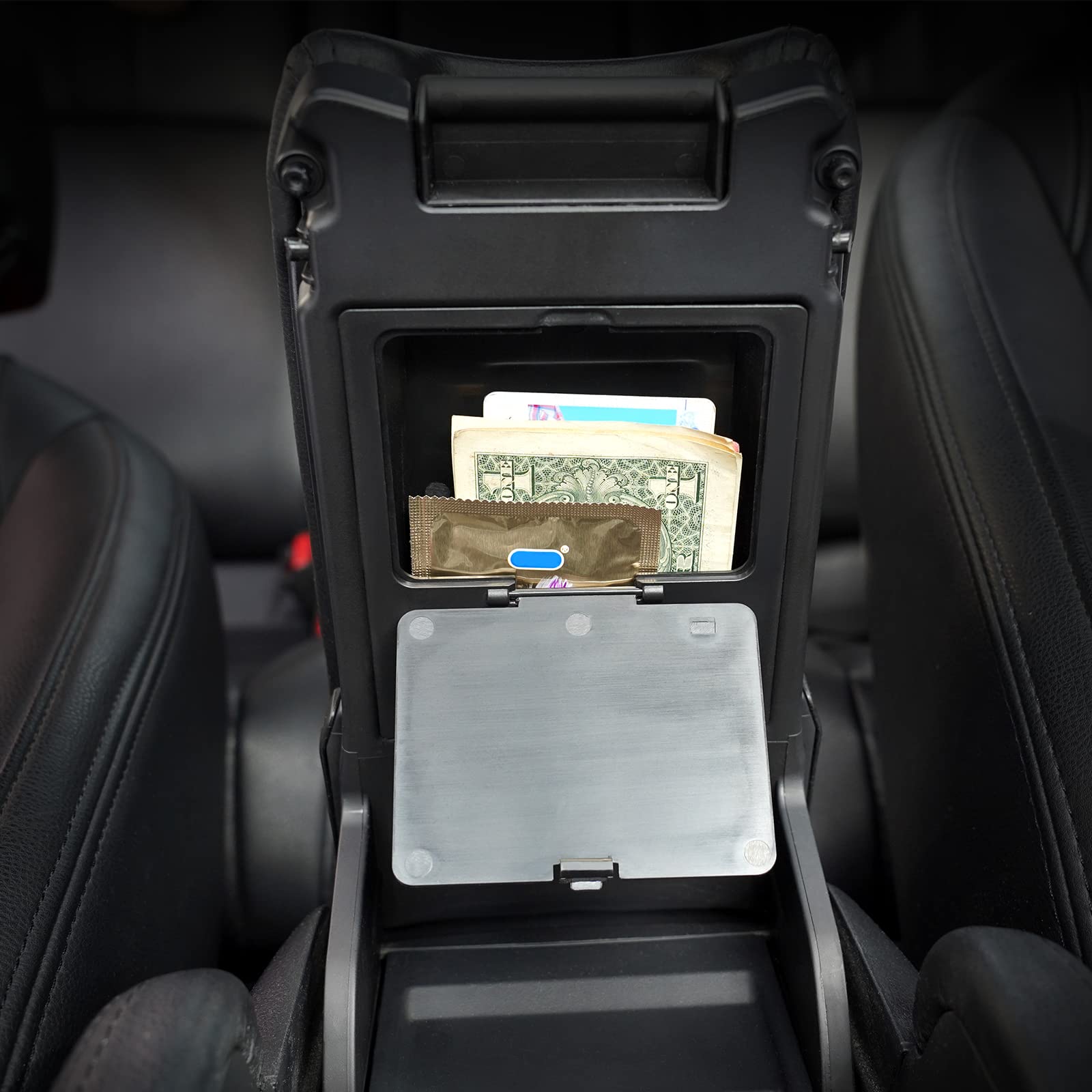 CarQiWireless installation demo in Civic console showing tool-free setup advantage