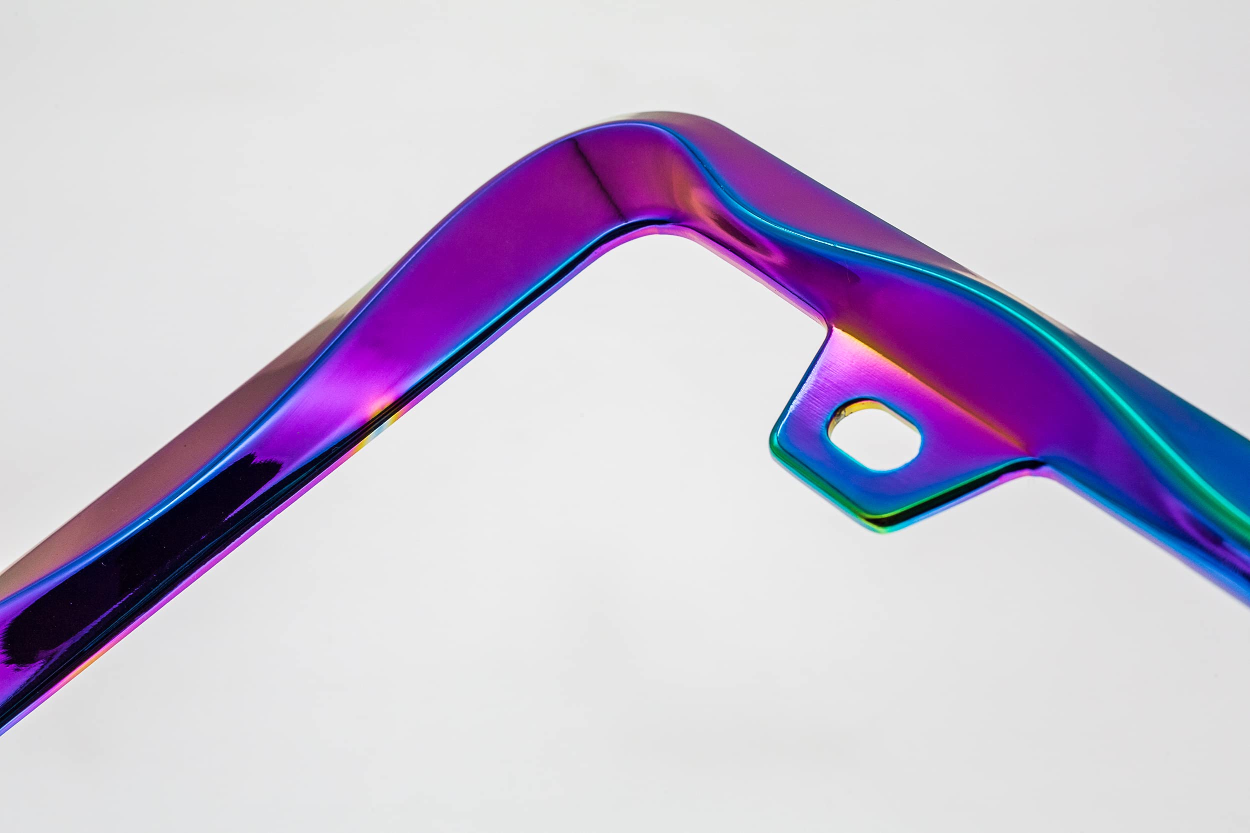 creathome reflective finish catching sunlight to emphasize polished chrome look