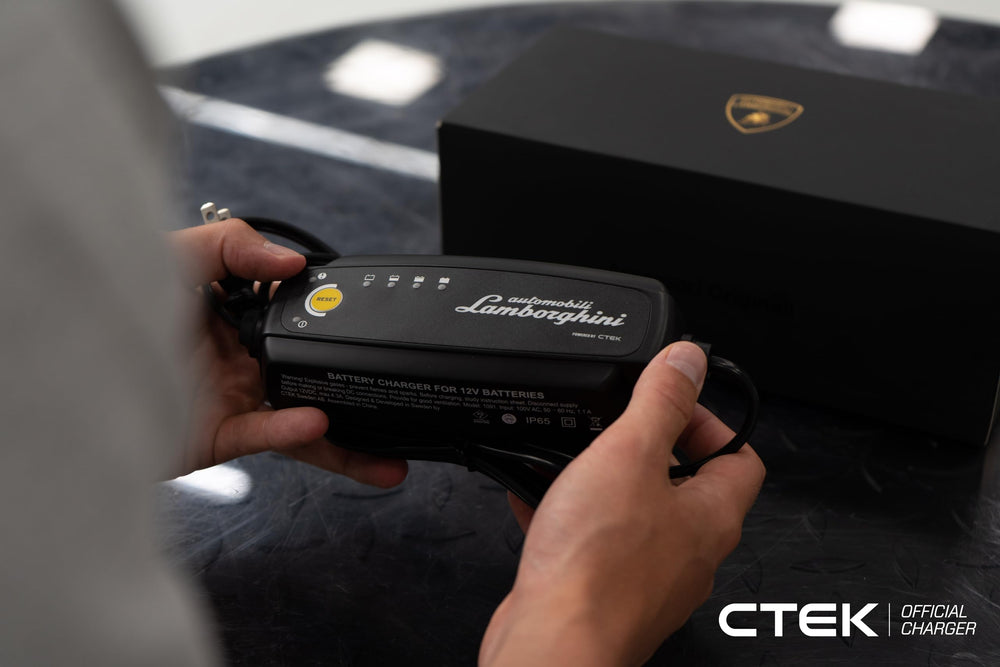 CTEK 4.3 clamps and eyelets detail illustrating secure connections and safety