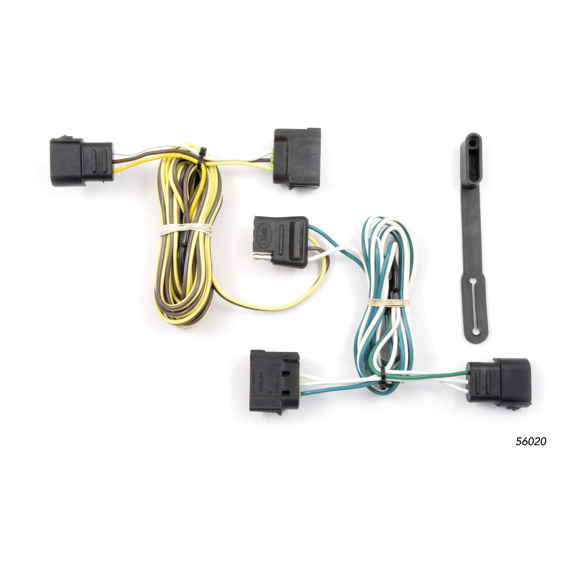 CURT front connector view showing 4-way flat plug and secure fit