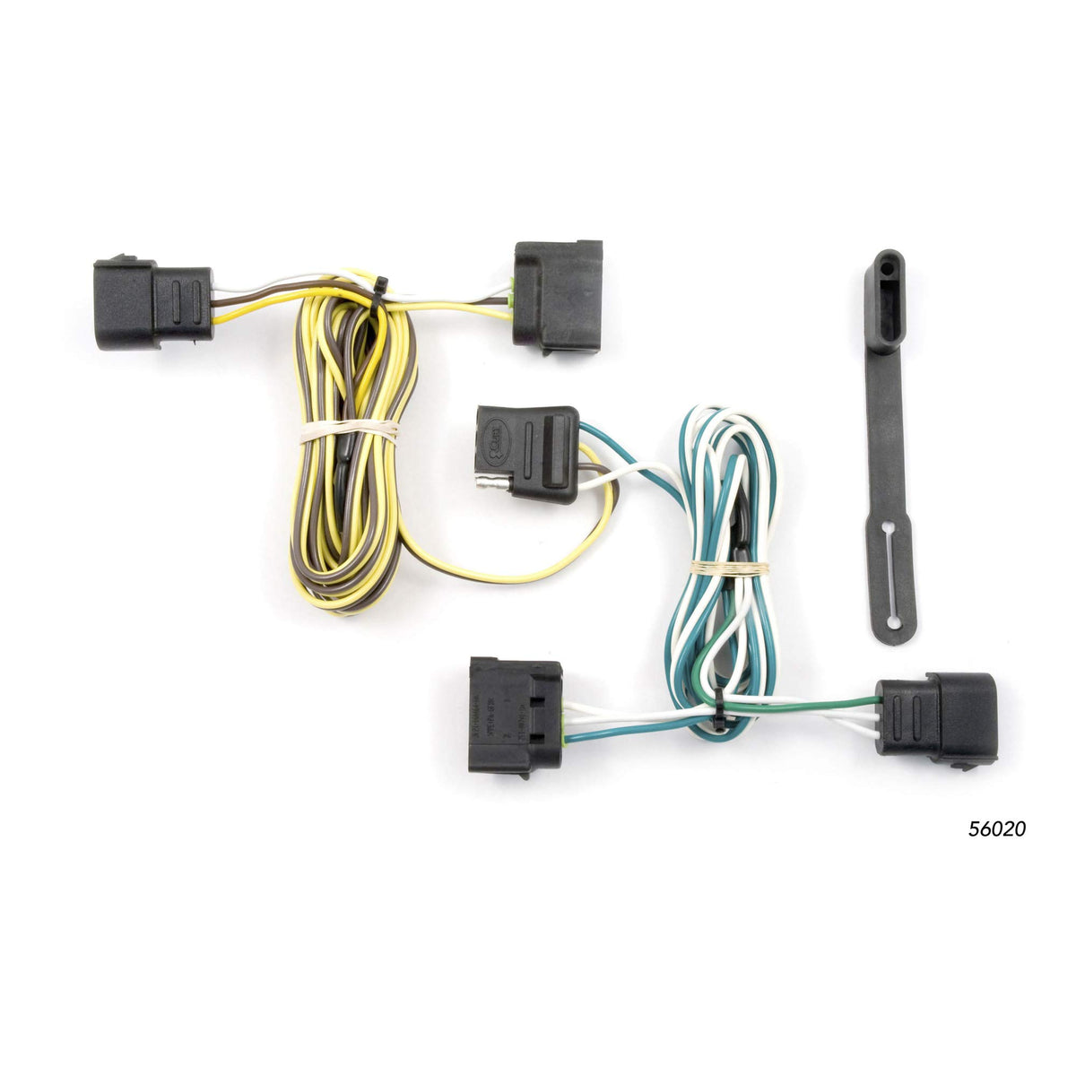 CURT front connector view showing 4-way flat plug and secure fit