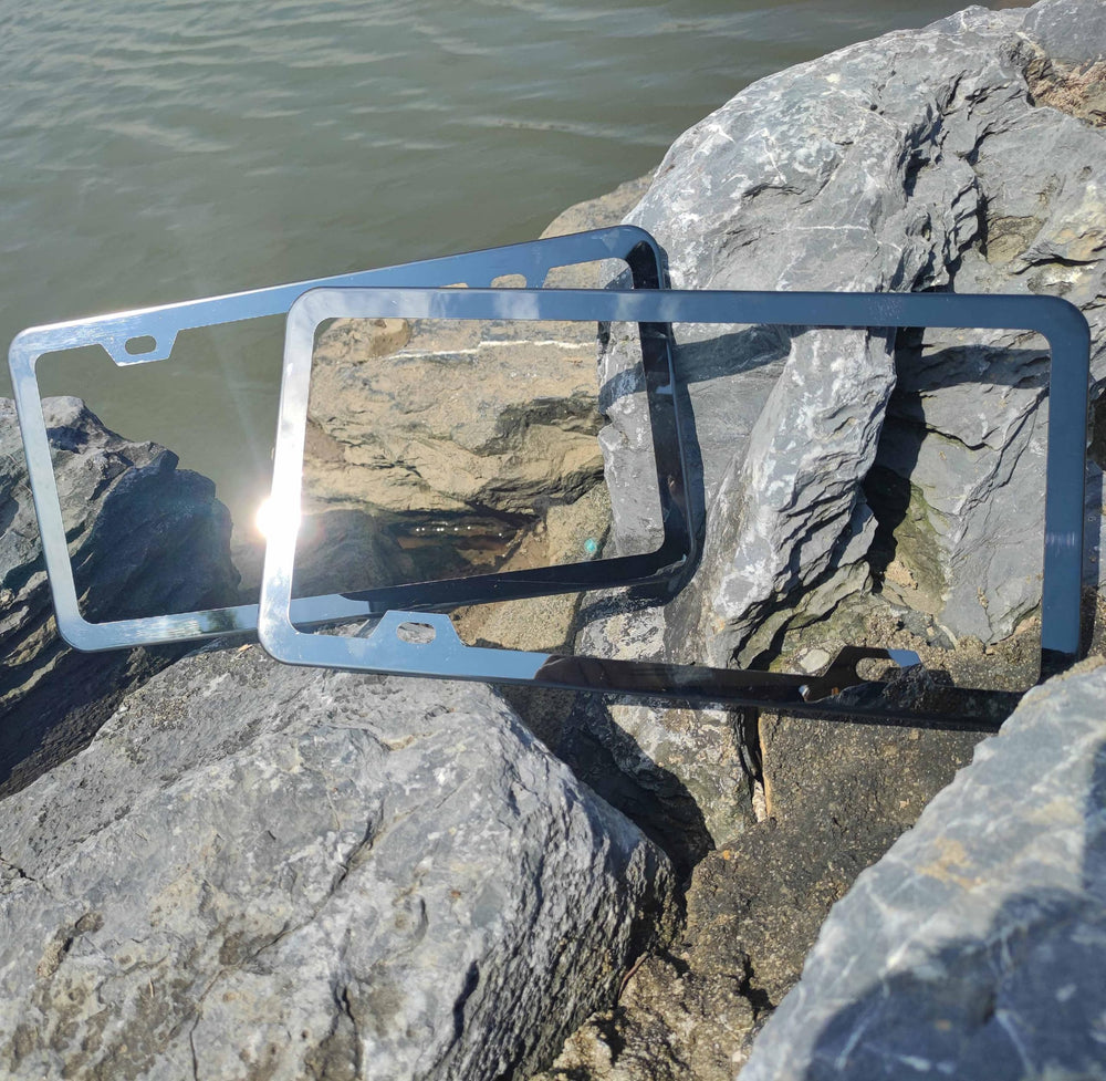 Deselen side profile showing black stainless-steel thickness and durable construction benefit