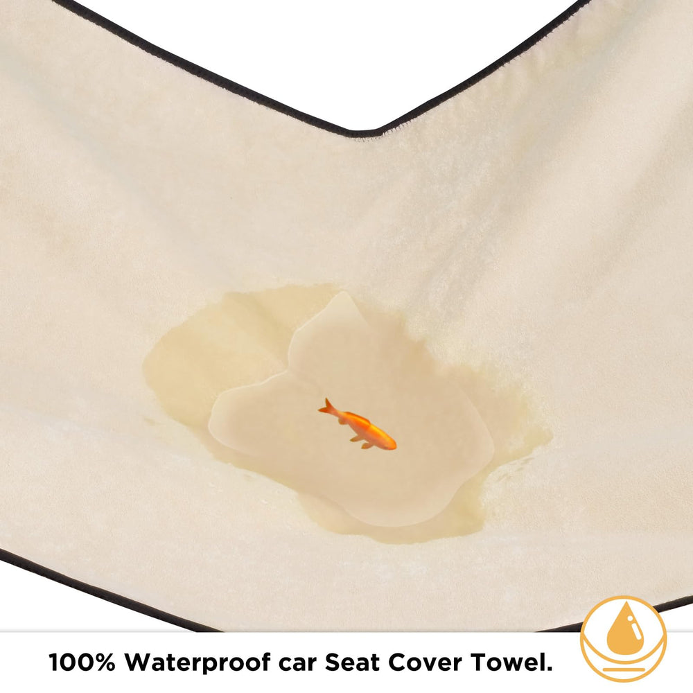 DREAMANIA cover with dog on seat showing pet hair protection benefit