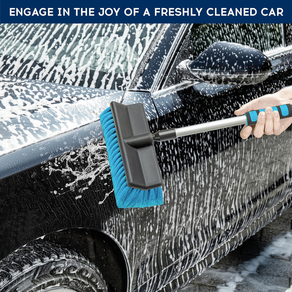 DSV Standard brush in use on SUV roof showing safe, efficient rinsing