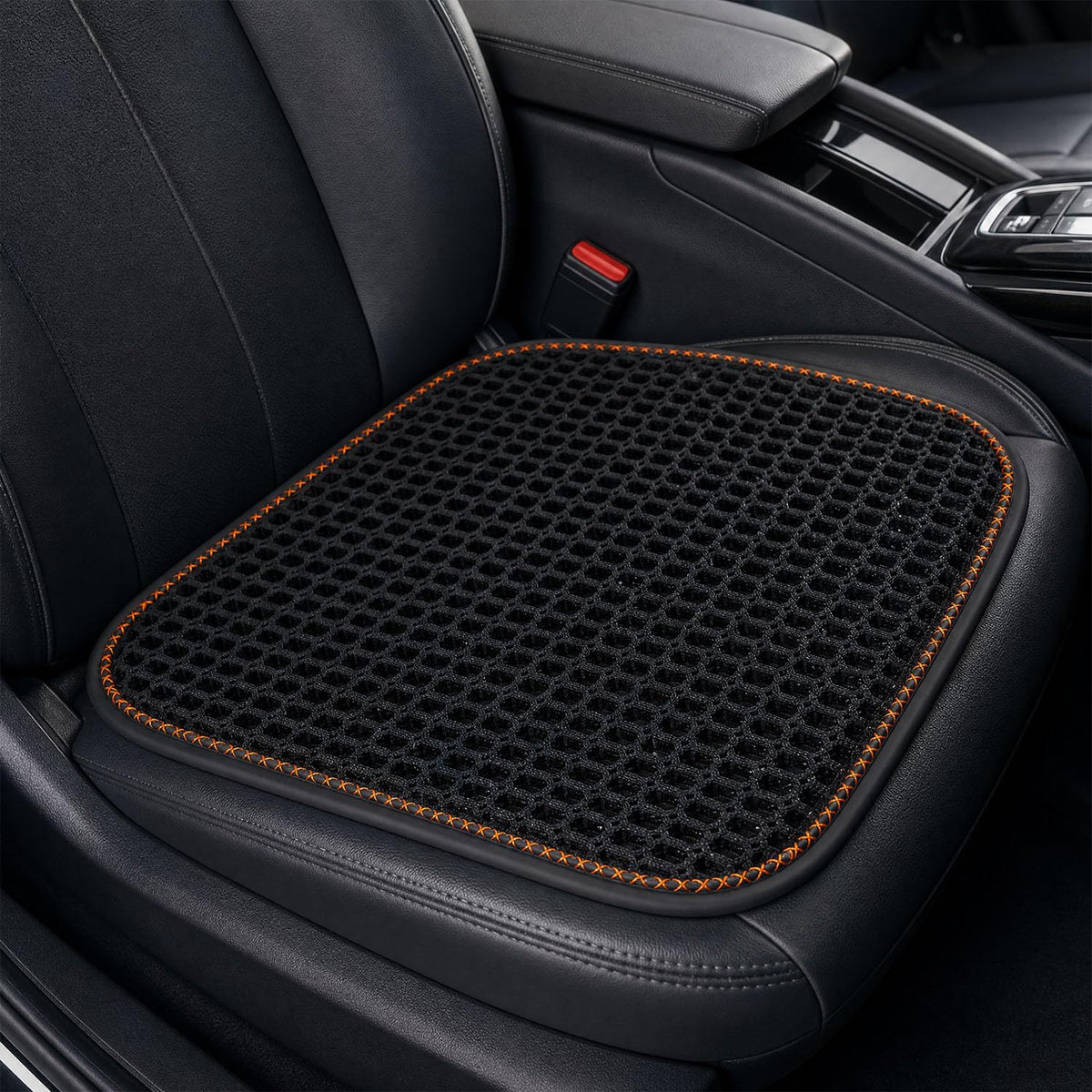 DUYUNCHEN front view of black seat cushion showing fit and cooling benefit