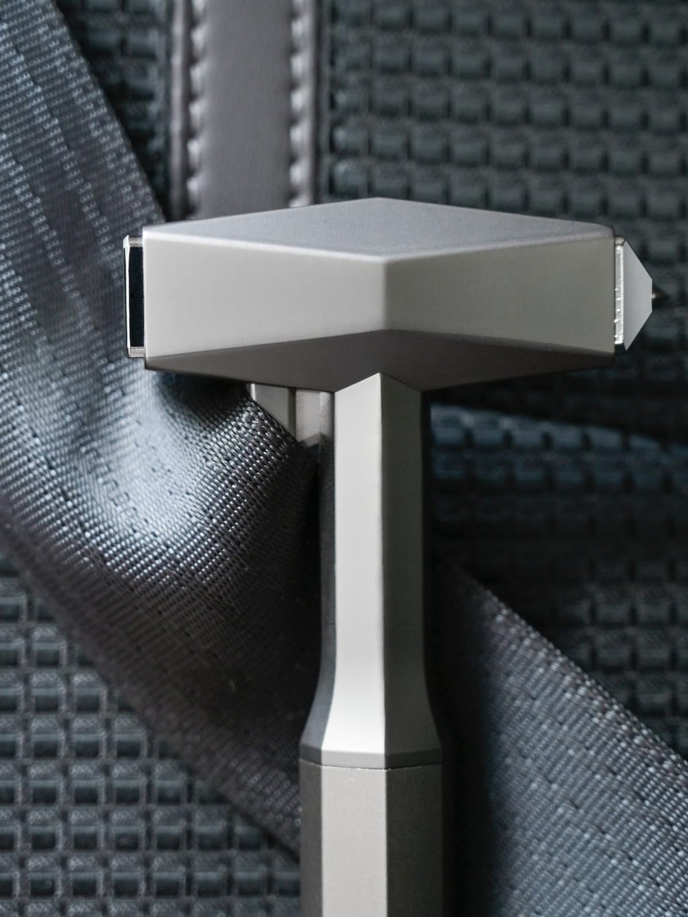 ELECOGO side profile of weighted 120g hammer head concentrating impact energy