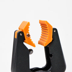 Elitech cable connector detail showing robust plug for reliable gauge connection benefit