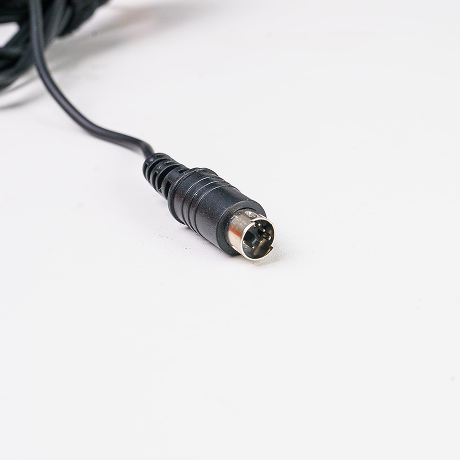 Elitech sensor head closeup highlighting durable construction and accuracy benefit