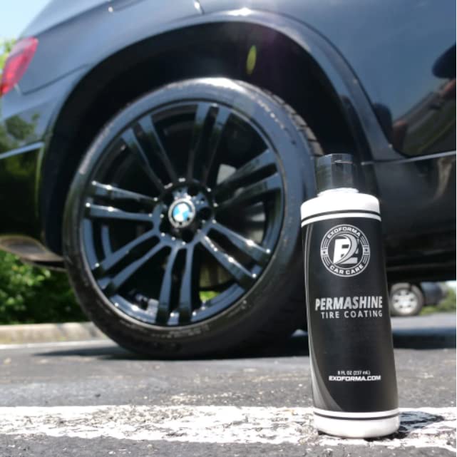Label detail on ExoForma bottle highlighting product features and durability
