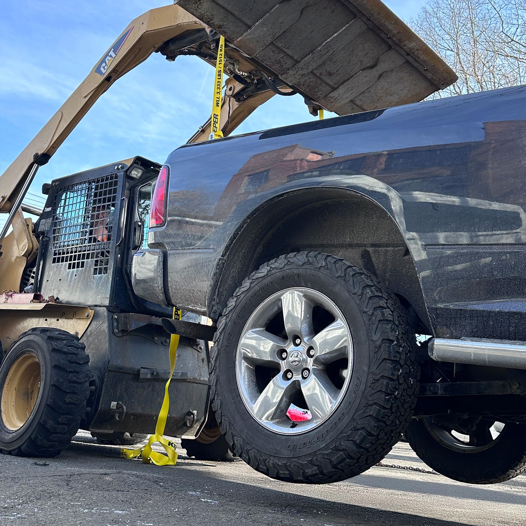 EZ4X4 installed on tailgate side view demonstrating secure hold benefit
