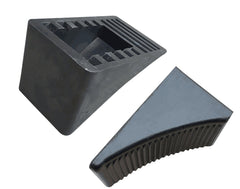 Fasmov side profile highlighting triangular shape for secure tire wedging benefit