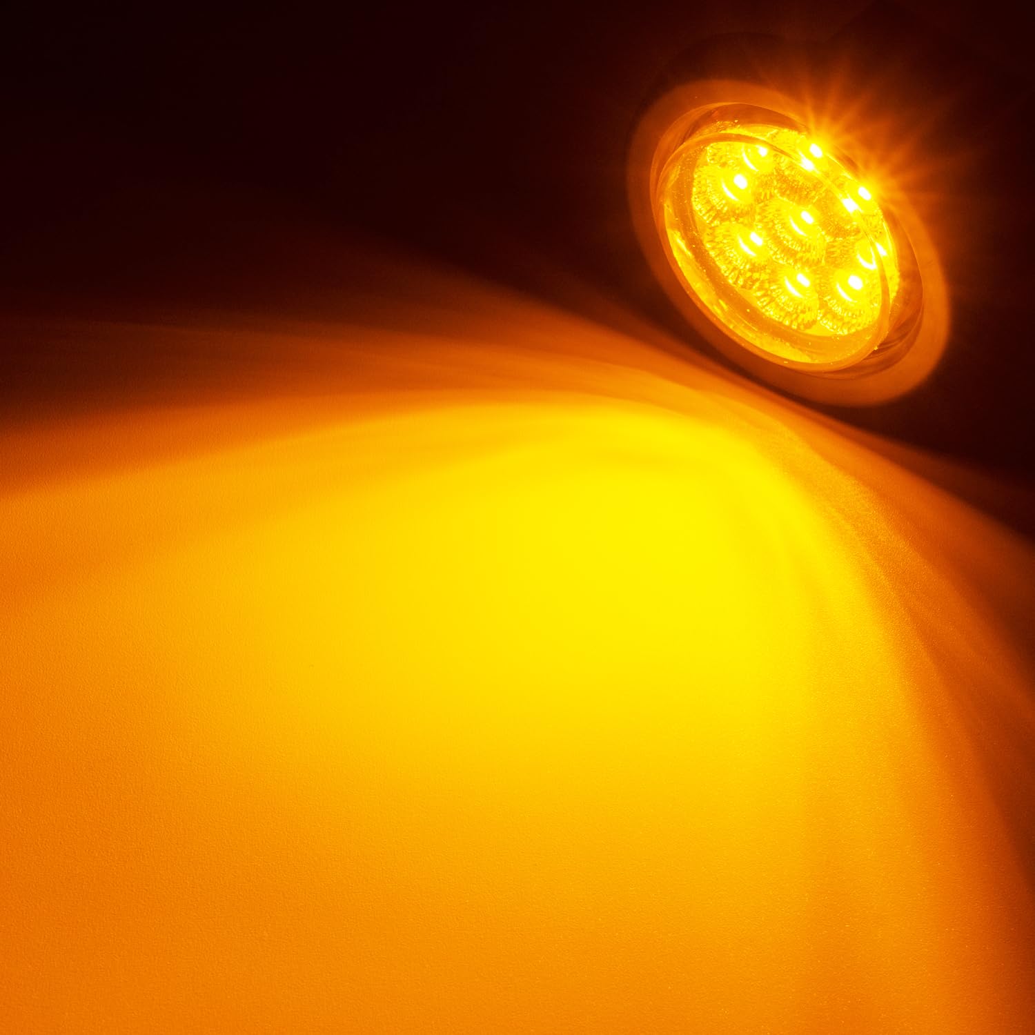 FBAAUKUS splash test image demonstrating IP67 water resistance benefit