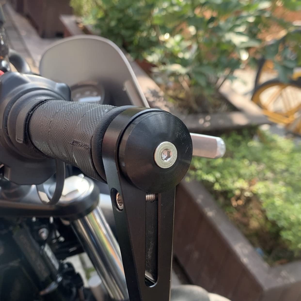 FENRIR adapter side profile highlighting slim shape and stability benefit