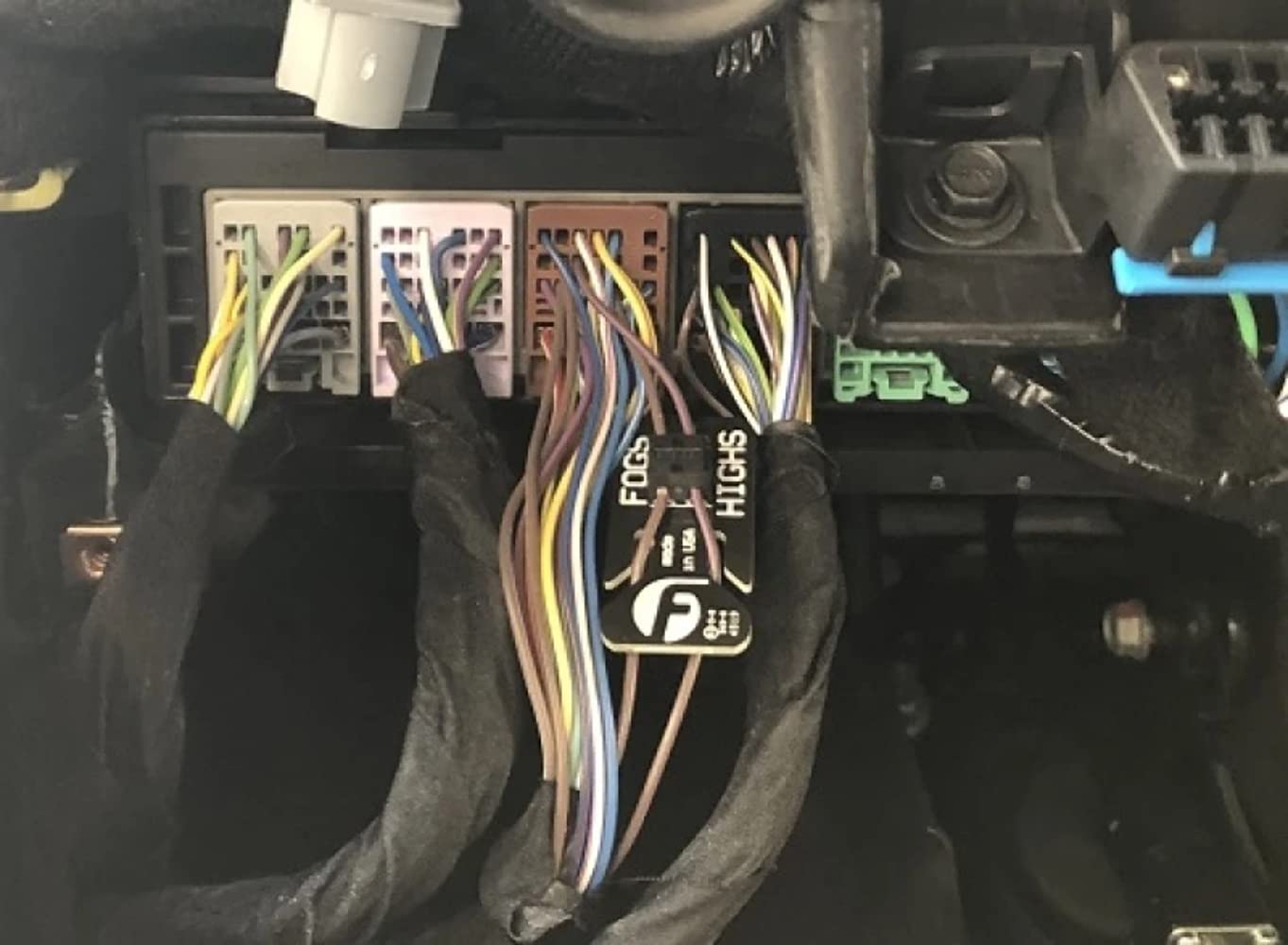 Fleece Performance close-up of module connector showing secure fit and easy installation benefit