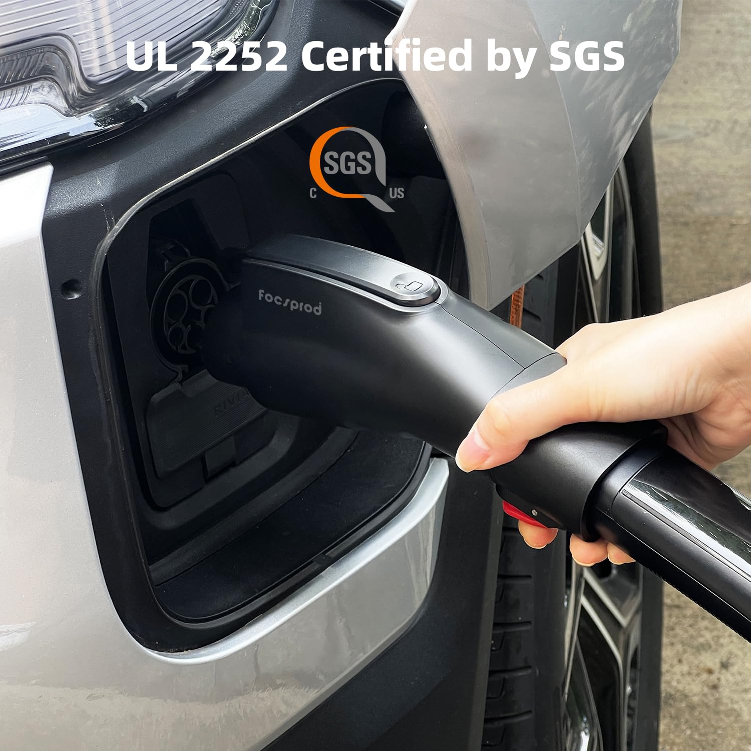 FOCSPROD close plug detail highlighting secure contacts for reliable charging
