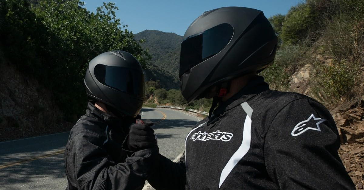 GLX GX11 side profile showing compact shell for aerodynamic stability