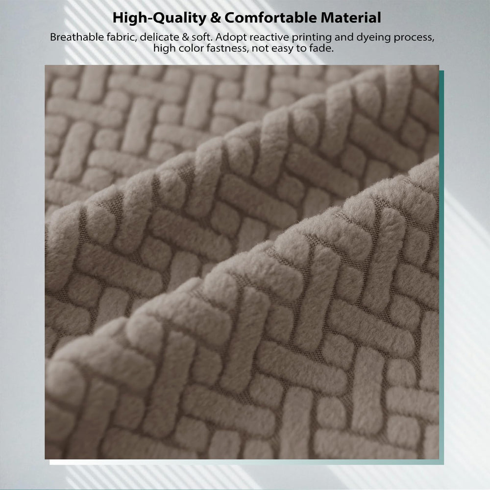 Gollense bench cover corner fit highlighting snug coverage and protection for cushion edges