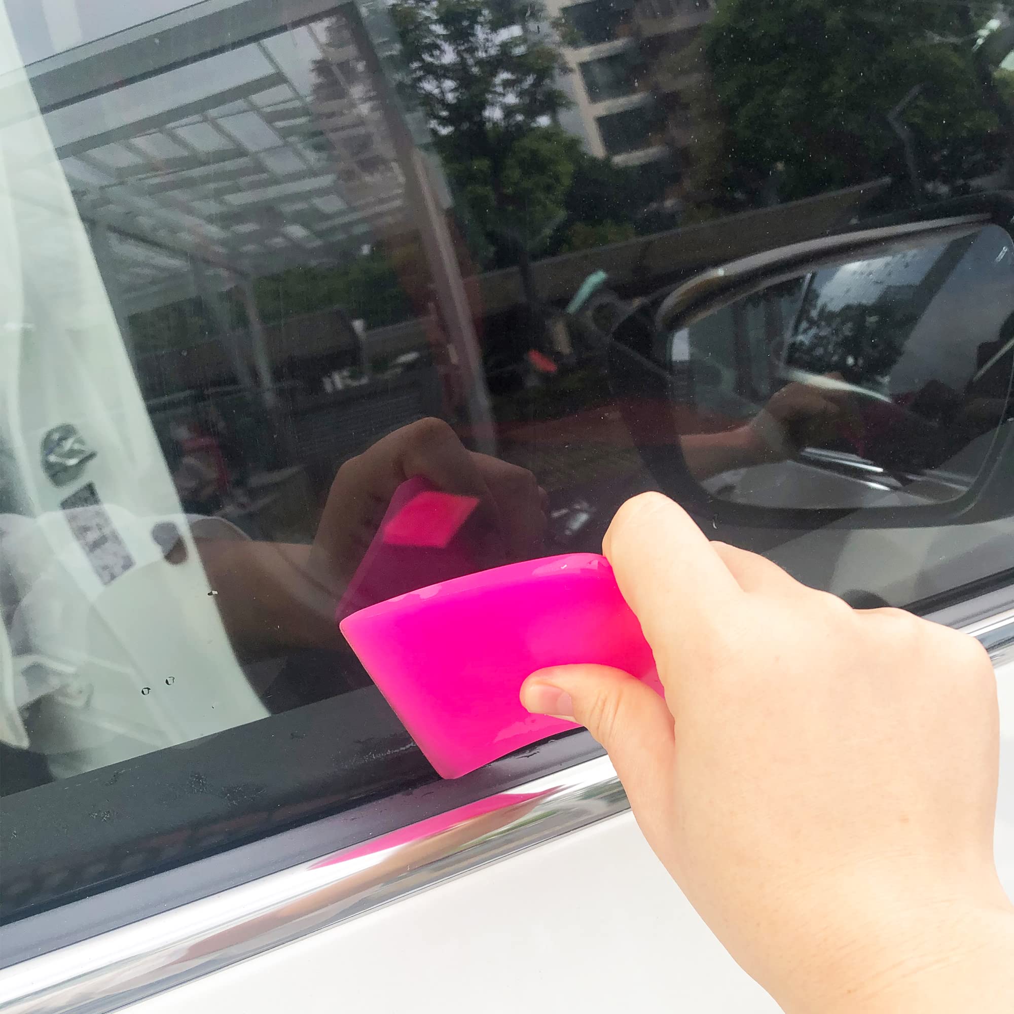 Gomake close-up of large flat TPU squeegee edge, soft material protects paint