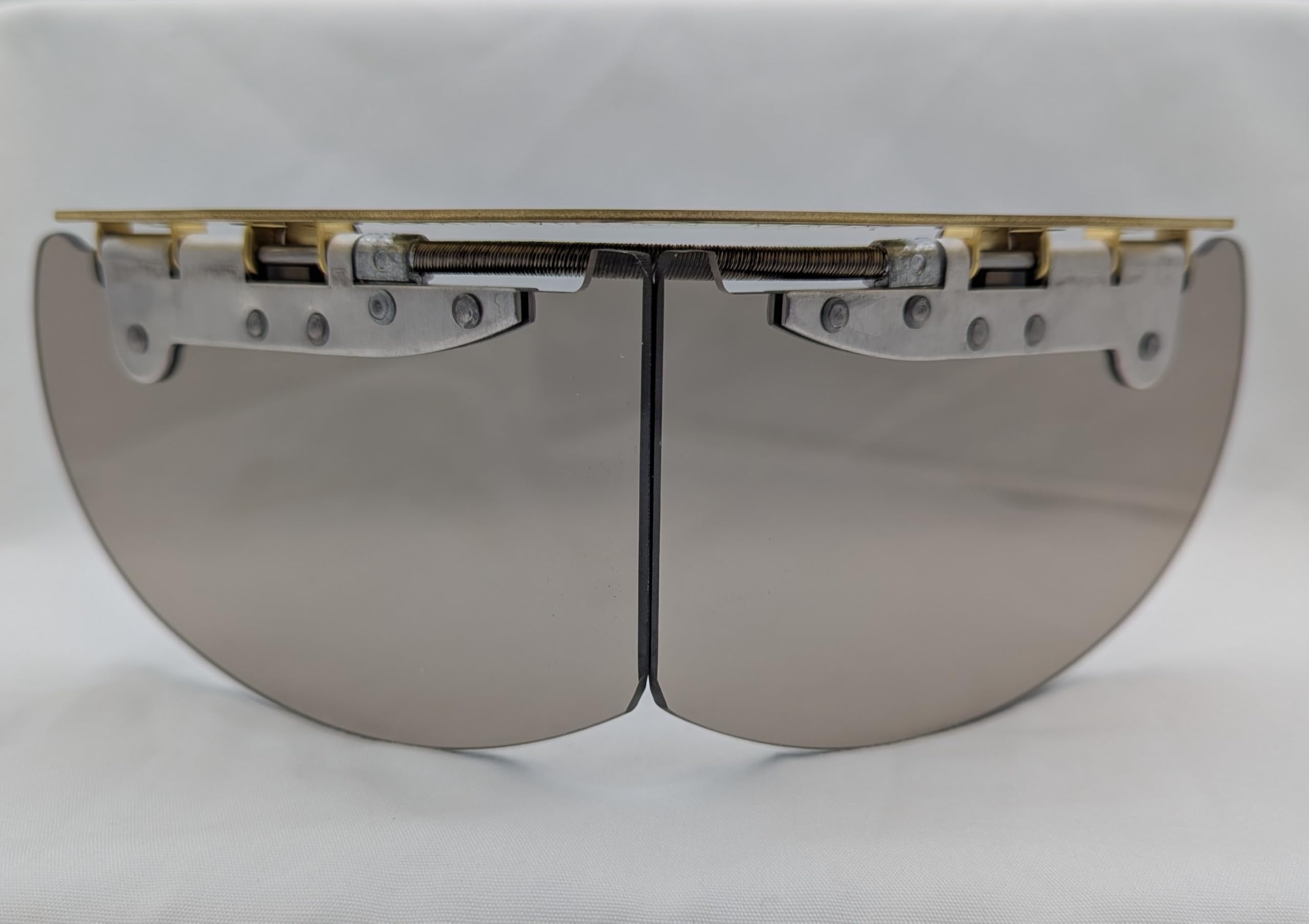 GSP Bourke smoke front view showing visor fit and reduced glare benefit