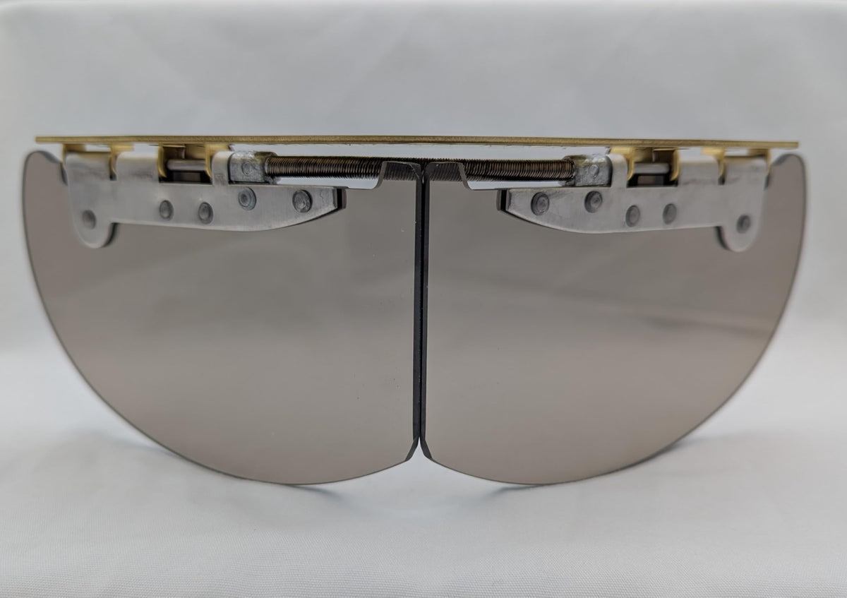 GSP Bourke smoke front view showing visor fit and reduced glare benefit